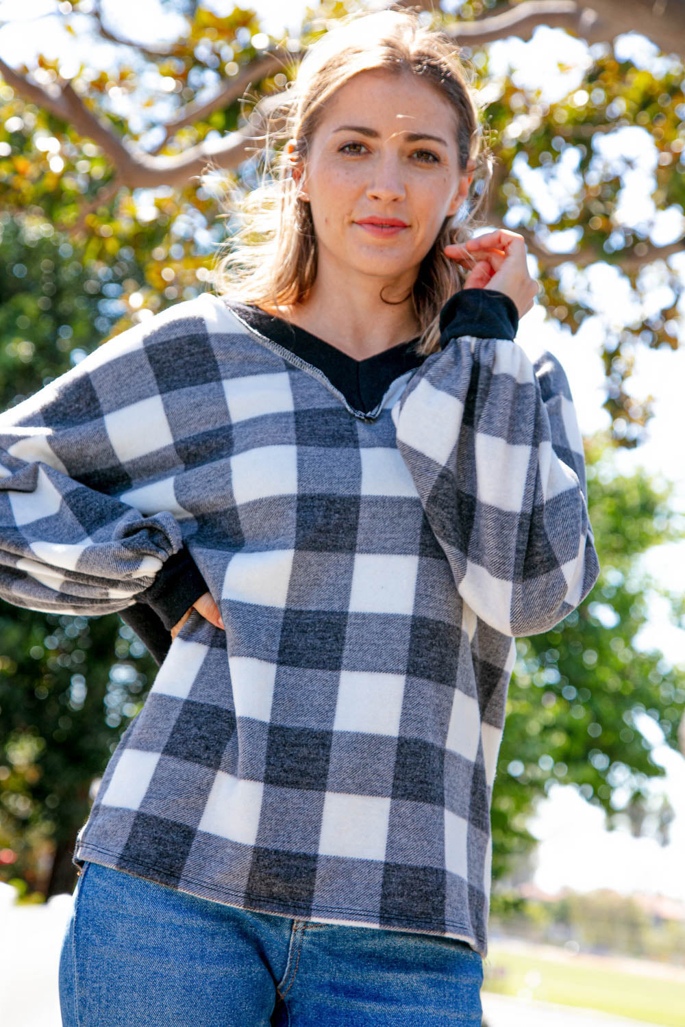 Black Plaid Hacci V Neck Color Block Knit Top