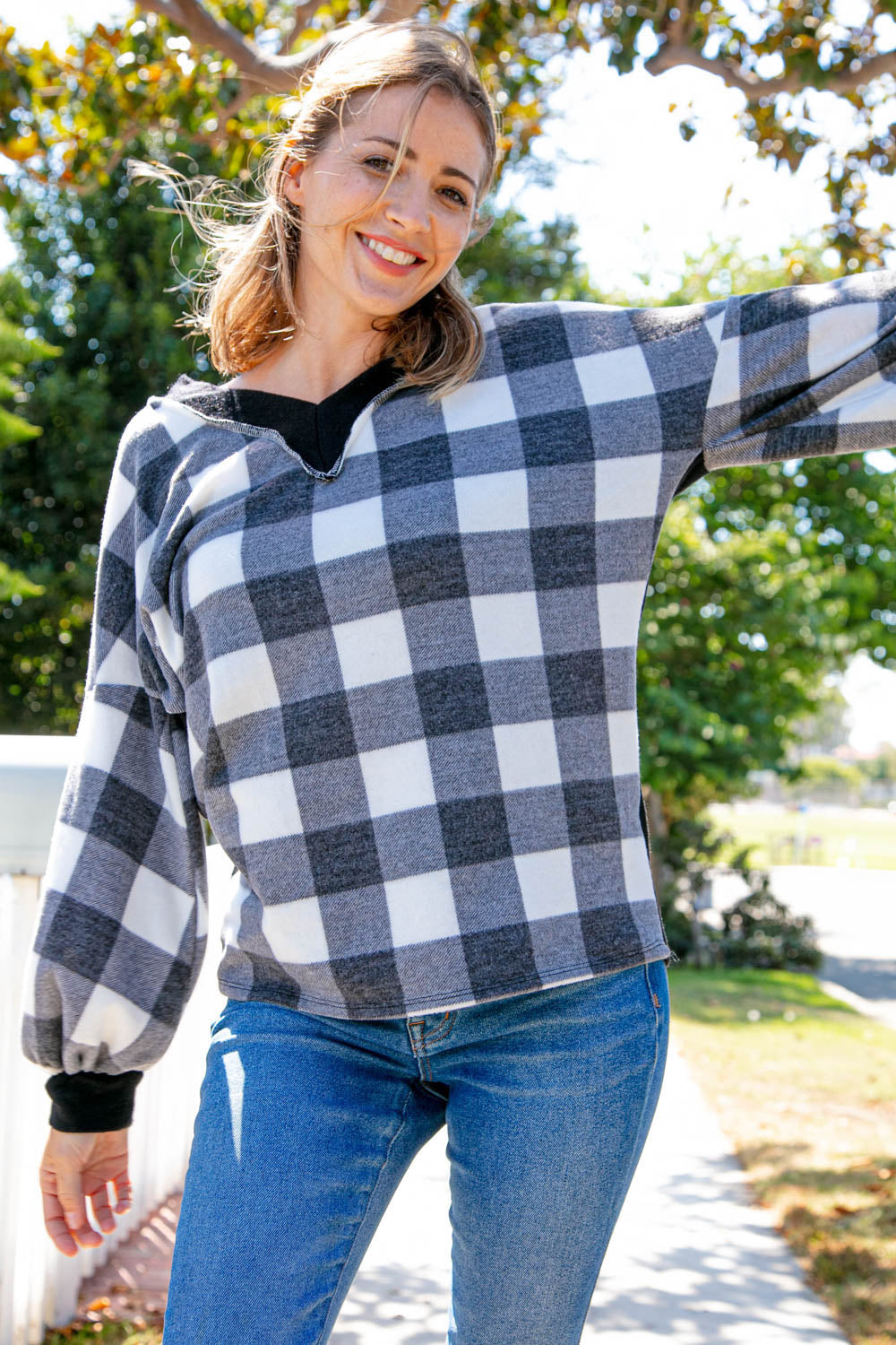 Black Plaid Hacci V Neck Color Block Knit Top