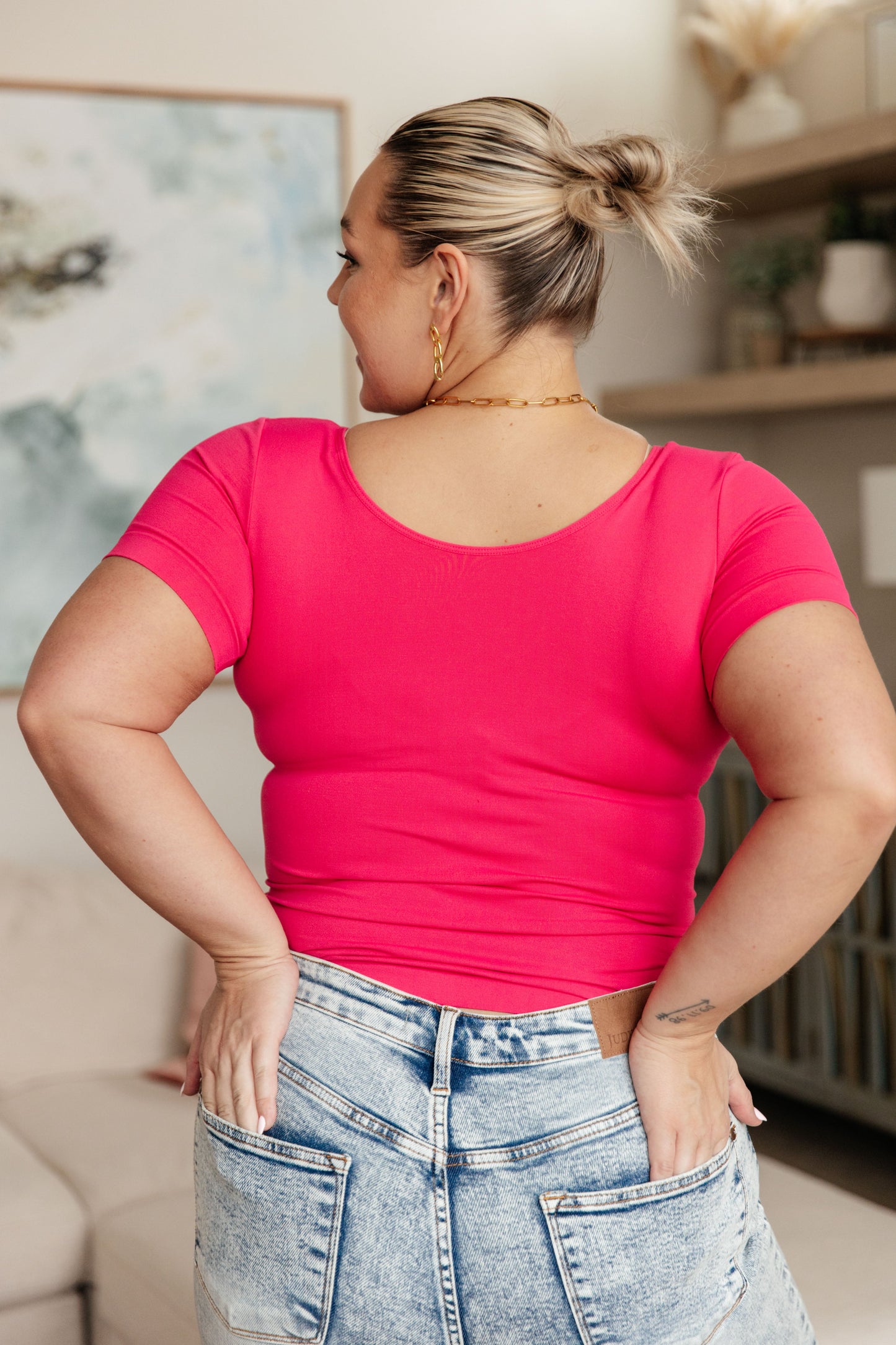 Everyday Scoop Neck Short Sleeve Top in Fuchsia